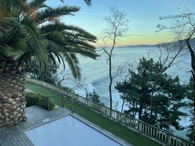 Grand villa on the Cantabrian Sea. Sweeping views, luxurious accommodation