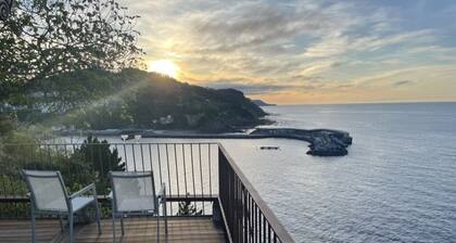 Grand villa on the Cantabrian Sea. Sweeping views, luxurious accommodation