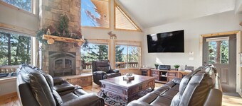 Large Lodge Sleeps 14, Fire Pit, Views