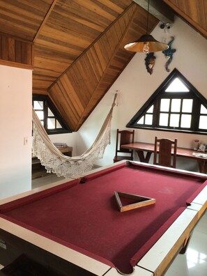 Games room - Quartos Individuais e Espaços Compartilhados. A 700 Metros do Jardim Botânico (Cajuru Curitiba)