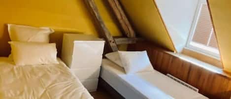 2 bedrooms, WiFi, bed sheets
