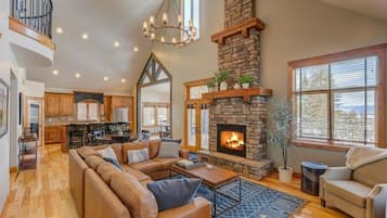 Smart TV y chimenea