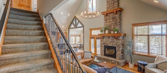 Pinnacle Peak Estate @ Tamarack Resort | Spacious Modern Ski/Golf Retreat | Theater Room | Hot Tub