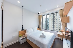 Desk, soundproofing, free WiFi - Macy Apartment - Tresor Sai Gon Downtown (HCMC)