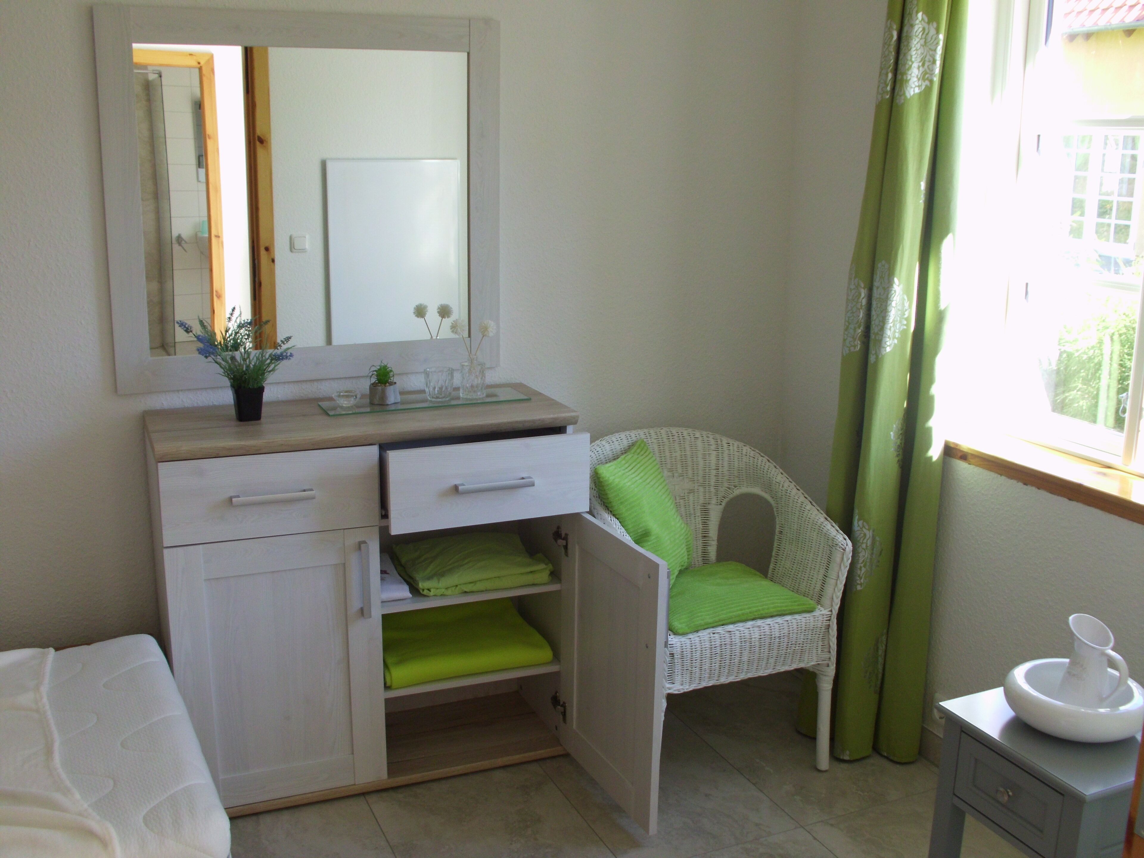 4 bedrooms, iron/ironing board, travel cot, free WiFi