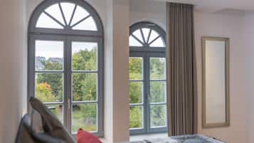 1 bedroom, travel crib, WiFi, bed sheets