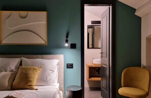 4 habitaciones, tabla de planchar con plancha y cuna de viaje 