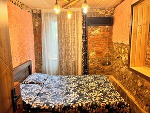 2 bedrooms, desk, free WiFi, bed sheets