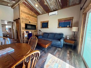 Smart TV, ping pong, books - Adventure Cabin within the Heart of Arizona! Pickle ball court! (Payson)