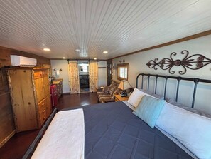 Unclassified image, 3 of 31, button