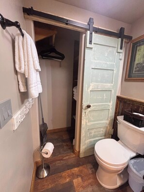 Unclassified image, 2 of 31, button