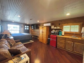 Unclassified image, 4 of 31, button