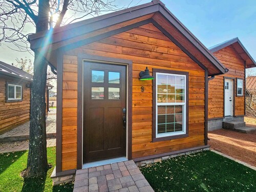 Mini Cabin with Pickle ball court !