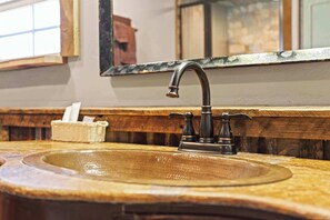 Shower, hair dryer, towels, toilet paper