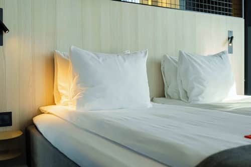 Suite junior | Camas con pillow-top, escritorio y espacio para trabajar con laptop