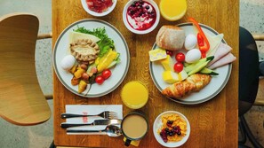 Frokostbuffé hver dag (EUR 13.9 per person)
