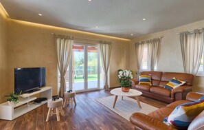 Televisión, futbolito y tenis de mesa 