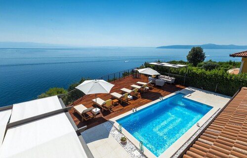 Beach front home in Moscenicka Draga