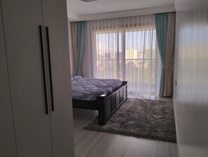 3 bedrooms, iron/ironing board, WiFi, bed sheets - URBAnNEST REATREAT (Nairobi)