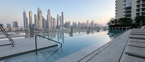 حمّام سباحة خارجي