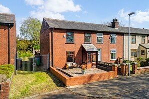 Exterior - Panoramic Sunset Views - Free Parking (Greater Manchester)