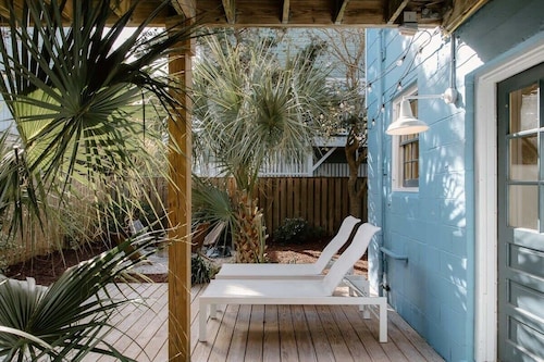 The Bungalow Lounge