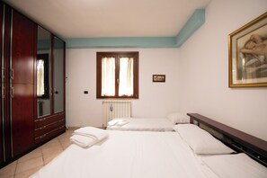 2 bilik tidur, seterika/papan seterika, Wi-fi percuma, cadar katil 