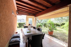 30 inci televisyen skrin rata dengan digital 