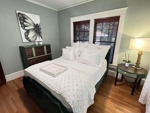 2 Schlafzimmer, Schreibtisch, Bügeleisen/Bügelbrett, WLAN