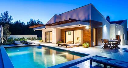 Amazing home in Pridraga