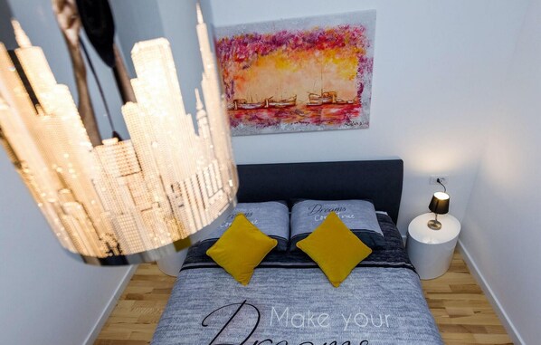 3 bedrooms, iron/ironing board, travel cot, free WiFi
