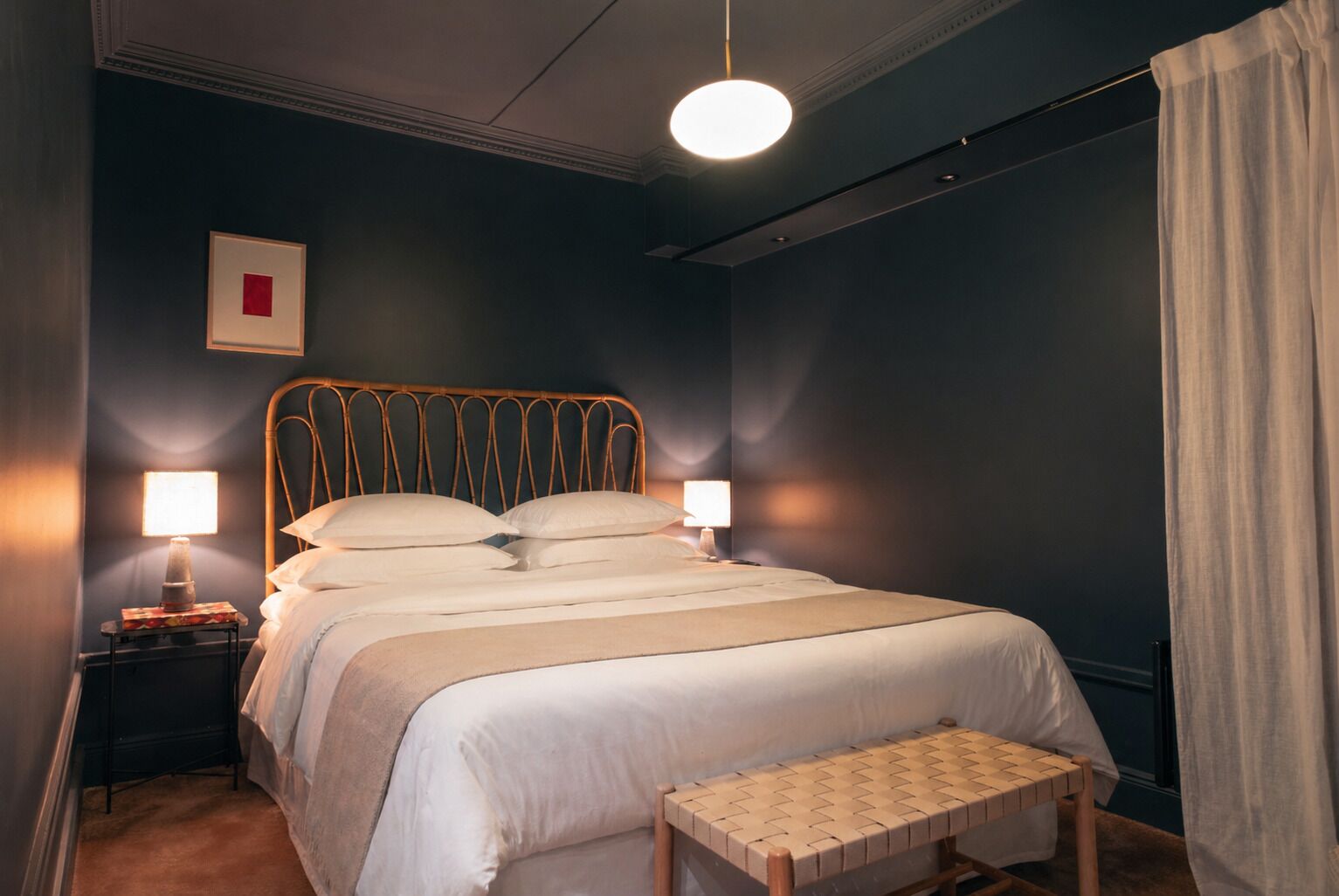 Ropa de cama de alta calidad y tabla de planchar con plancha 