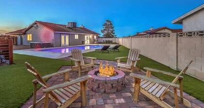 Single-Story 3BR w/ Pool, Hot Tub, Firepit & Grill