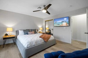 3 chambres, fer et planche à repasser, Wi-Fi, draps fournis