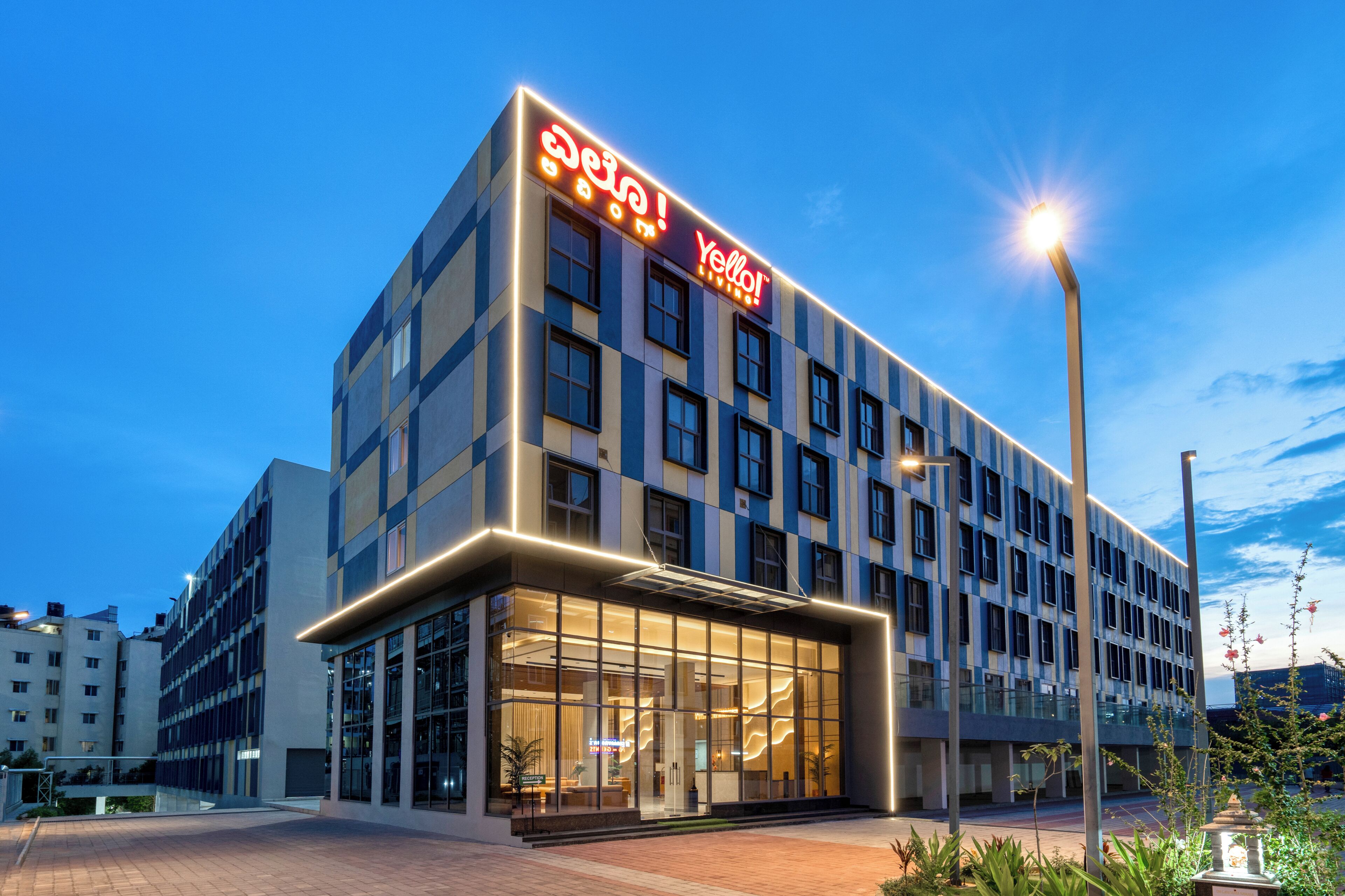 Boendets fasad - kväll/natt