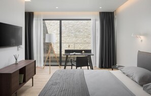 4 habitaciones, tabla de planchar con plancha y cuna de viaje
