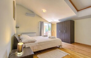 4 camere, ferro/asse da stiro, Wi-Fi gratuito, lenzuola