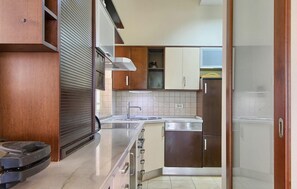 Refrigerador, microondas, horno y lavavajillas 