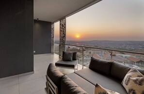 Apartment (1 Bedroom) | Front of property - Ellipse Waterfall 3911 (Midrand)