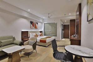 Executive Room | Minibar, desk, laptop workspace, free WiFi - Hotel Elements (Surat)