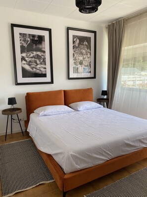 2 多间卧室、熨斗/熨衣板、床单