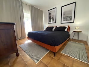 2 Schlafzimmer, BĂŒgeleisen/BĂŒgelbrett, BettwĂ€sche