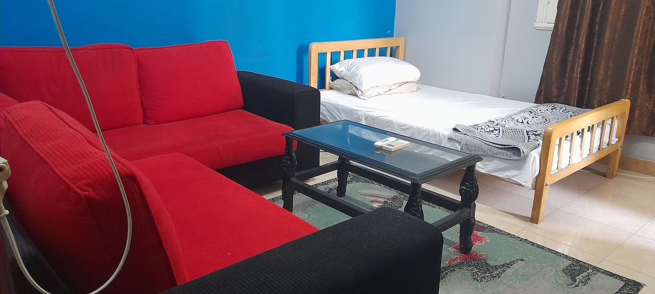 Double Or Single Room With Shared Toilet Ideal For Short Stays ,1 Bed S+ Sofa D - Cairo