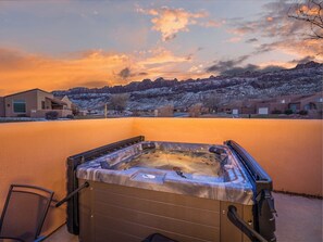 Outdoor spa tub - Close to Town & Trails | Pool & Private Hot Tub (Moab)