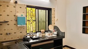 Private kitchen - Peaceful 2 BHK in Assagao (Assagao)