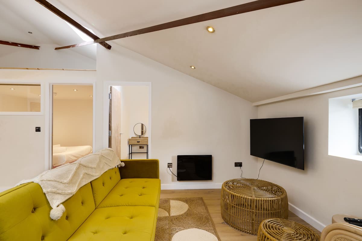 Blackout curtains, soundproofing, free WiFi, bed sheets