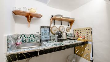 Rumah Basic, 1 Tempat Tidur Double, Bebas Asap Rokok | Dapur pribadi | Mesin pencuci piring dan peralatan masak/sendok-piring