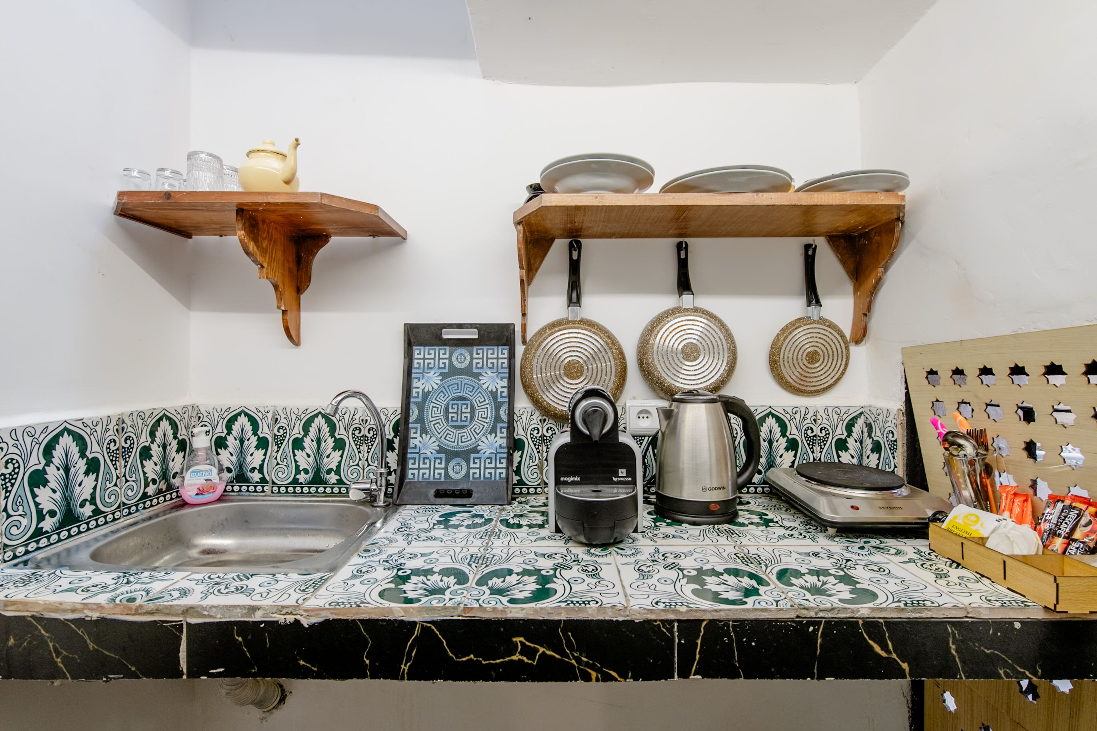 Basic House, 1 Double Bed, Non Smoking | Private kitchen | Dishwasher, cookware/dishes/utensils