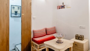 Unclassified image, 3 of 14, button - Studio Tnaker (Tangier)
