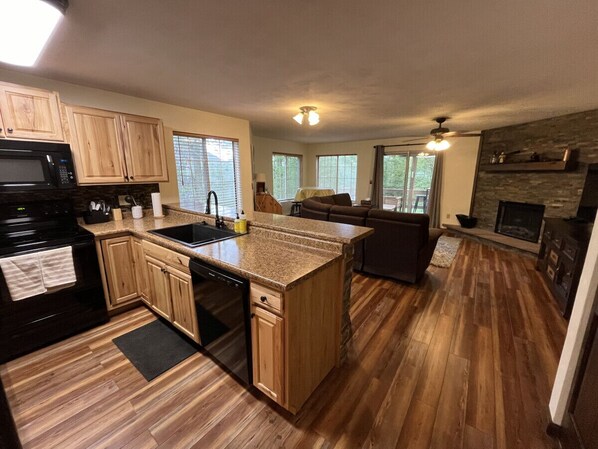 Refrigerador, microondas, horno, placa de cocina